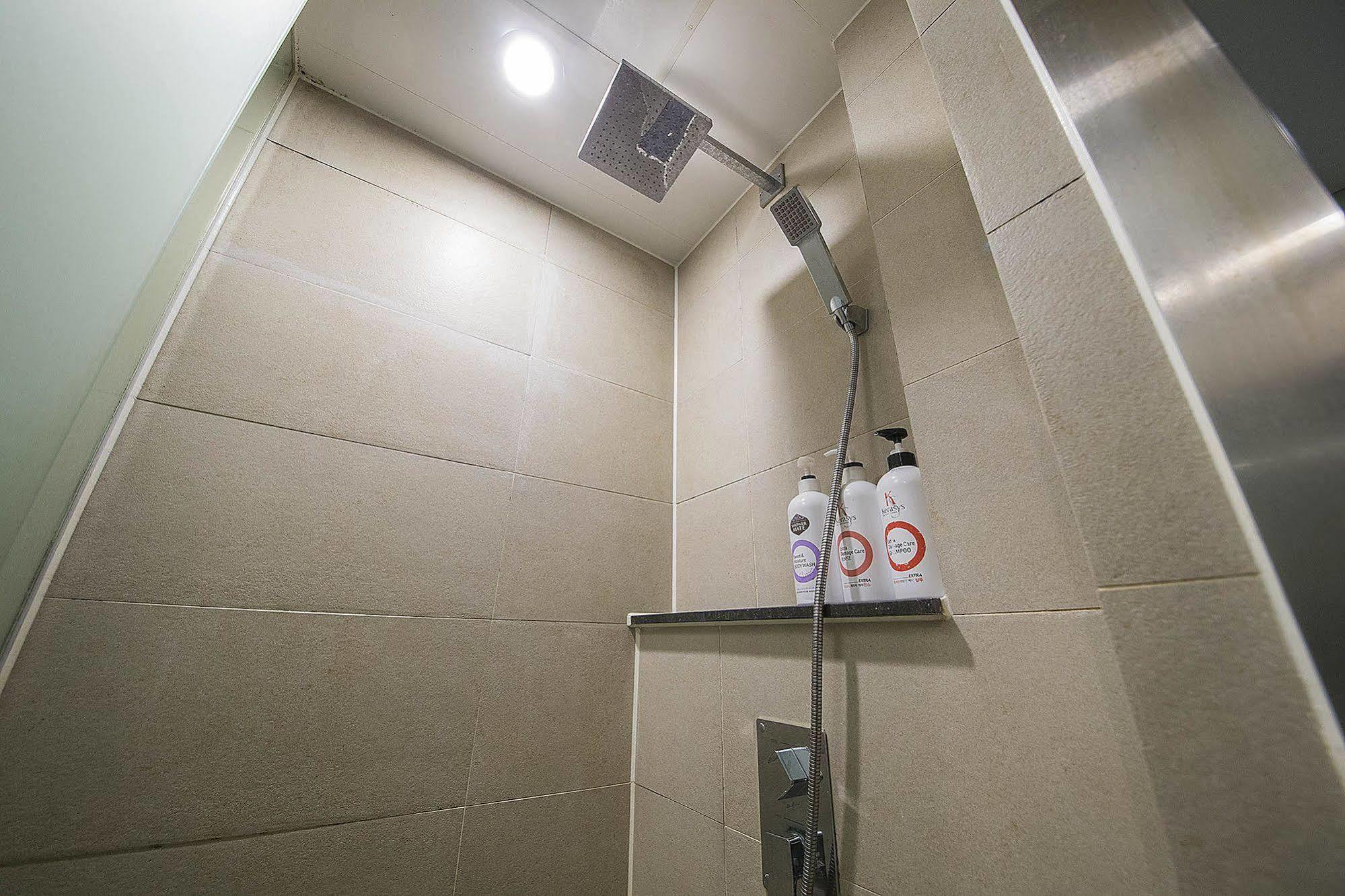 Mate Hotel Seoul Gimpo Bagian luar foto