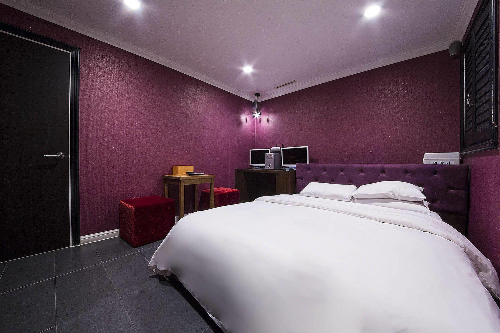 Mate Hotel Seoul Gimpo Bagian luar foto