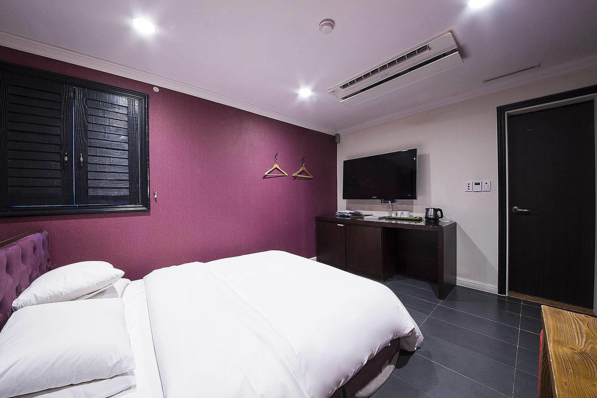 Mate Hotel Seoul Gimpo Bagian luar foto
