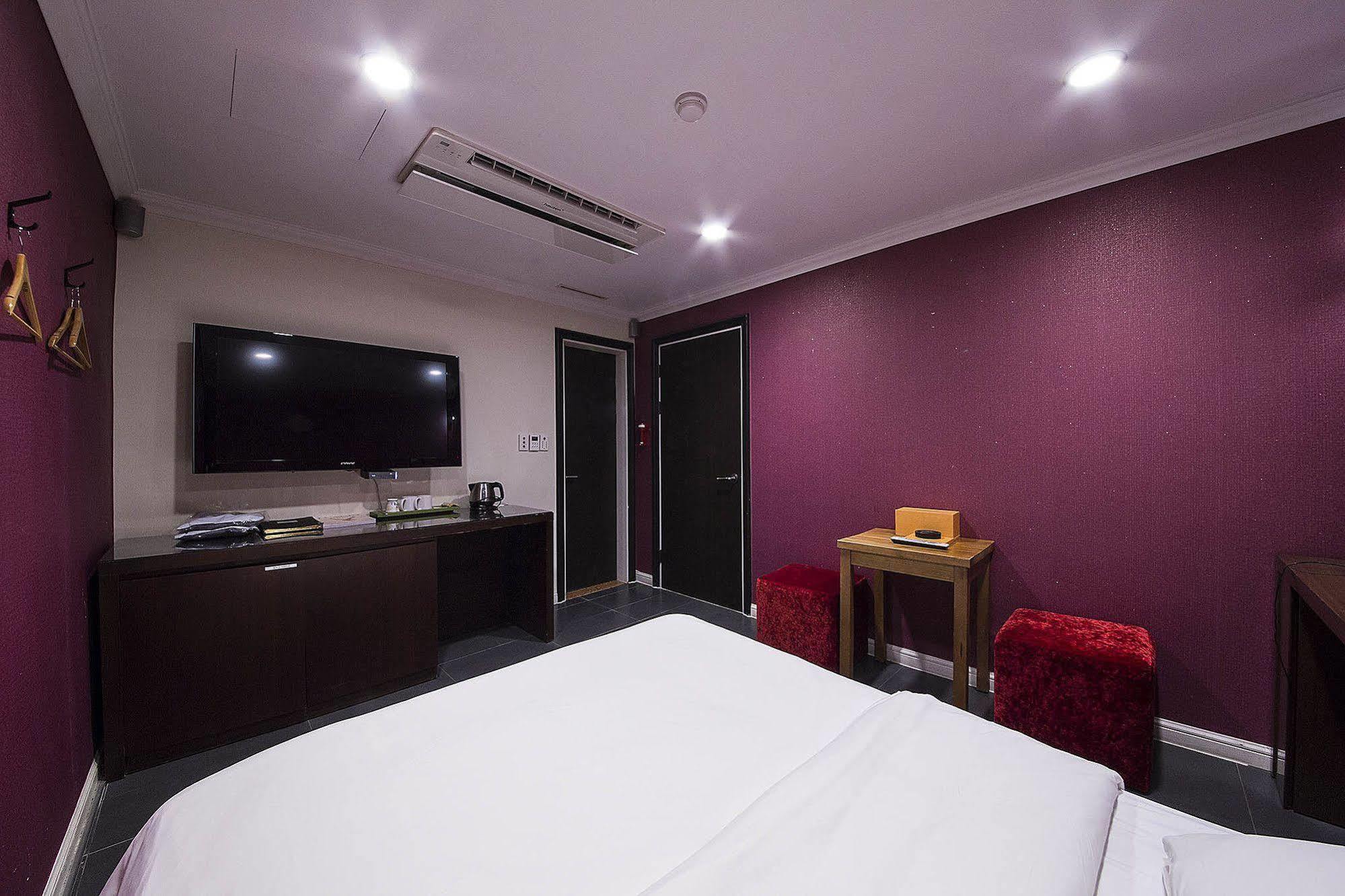 Mate Hotel Seoul Gimpo Bagian luar foto