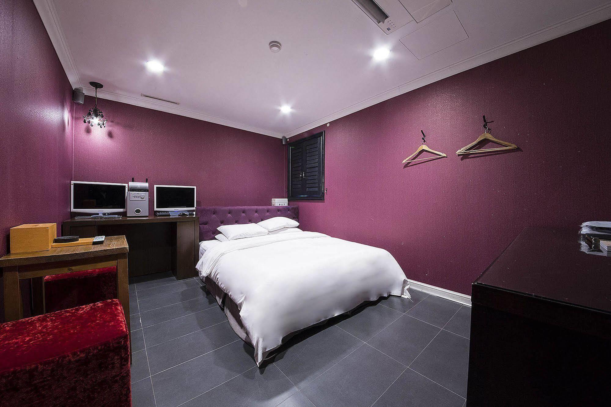 Mate Hotel Seoul Gimpo Bagian luar foto
